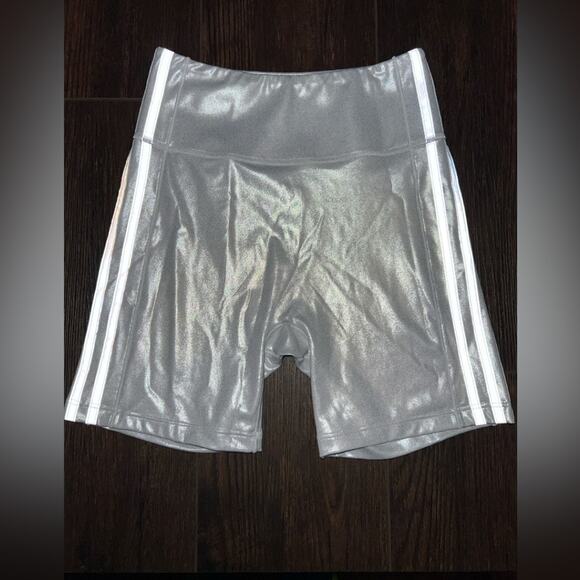 IVY PARK x Adidas Biker Short in Grey Silver Size SMALL - Picture 2 of 8